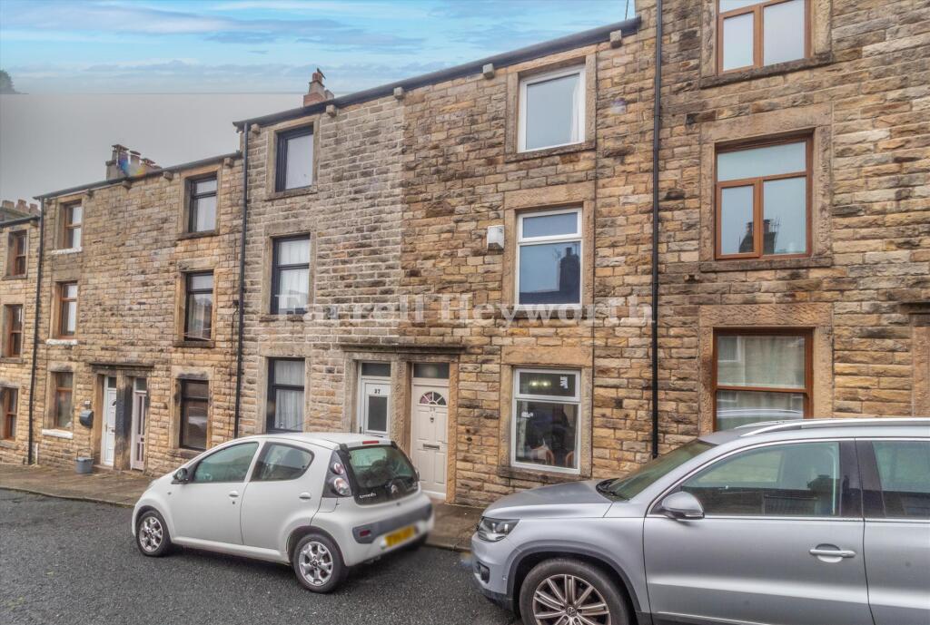 3-bed house on Vincent Street, Lancaster, £155,000