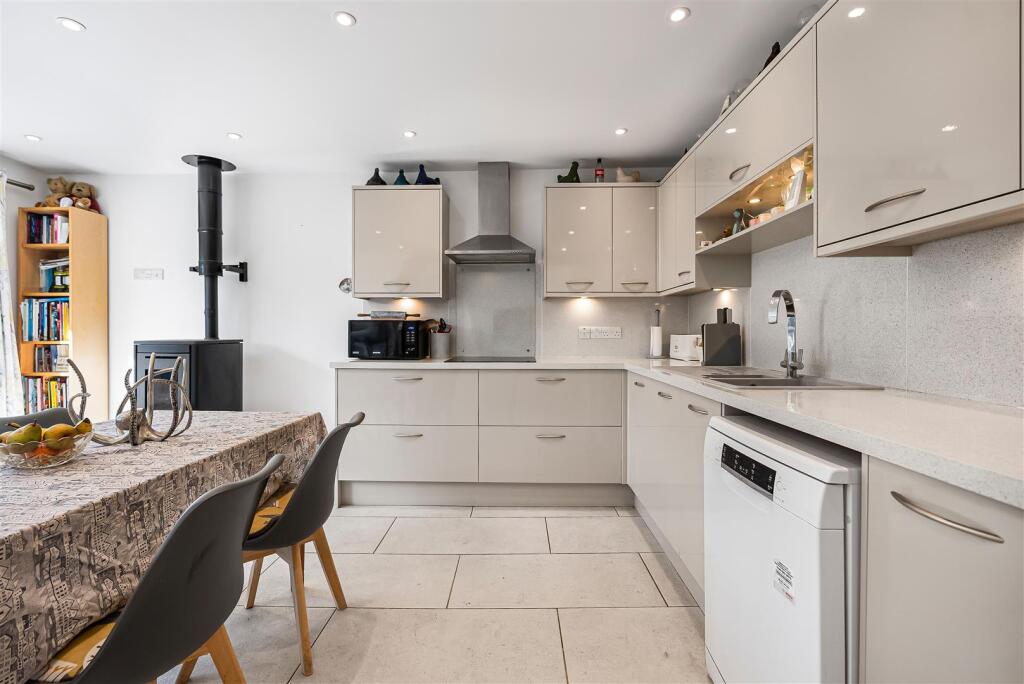Ashley Way, Sawston, Cambridgeshire, CB22 3DY photo 4