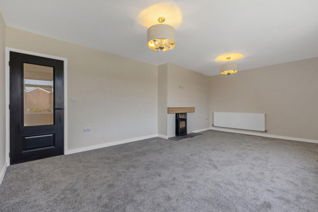 20, Whittle Close, Rugby, Warwickshire CV22 6JR photo 2