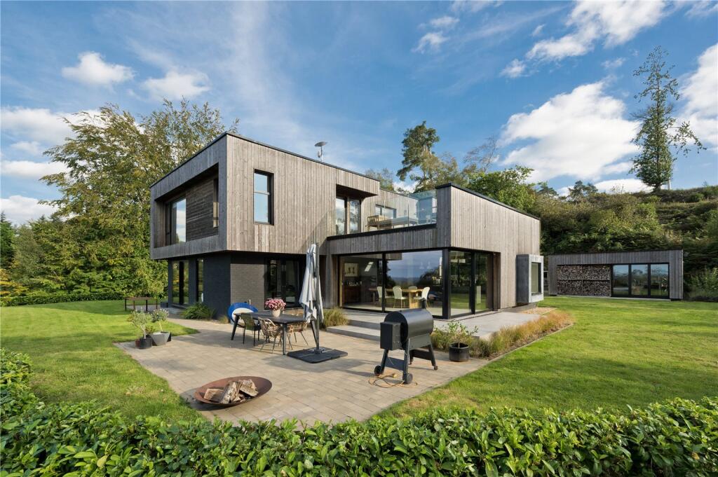 Main image of property: Beacon Hill Road, Ewshot, Farnham, Hampshire, GU10
