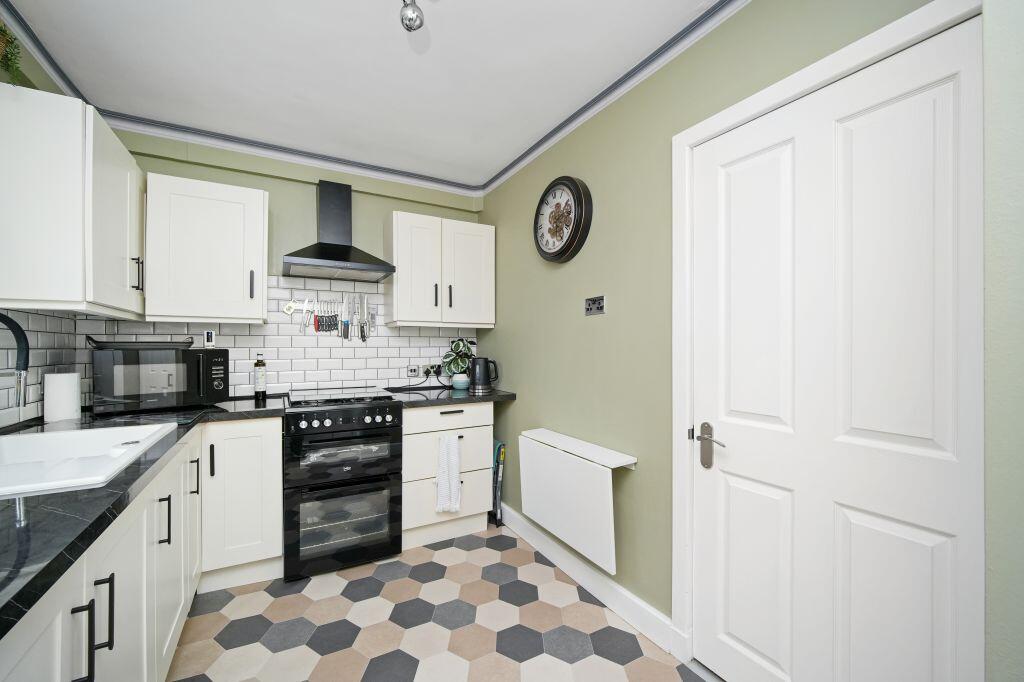 House in Edinburgh, Muirhouse/Salvesen - More