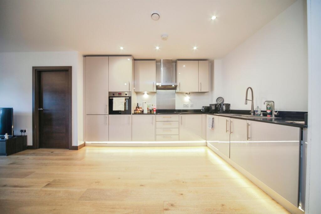 Houghton Way, Bury St. Edmunds photo 3