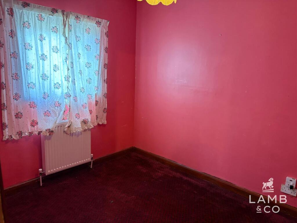 Talbot Avenue, Jaywick, Clacton-On-Sea photo 4