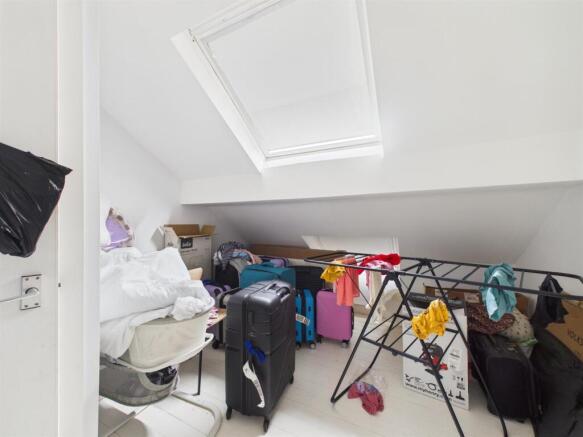 CAM03844G0-PR0506-STILL005.jpg