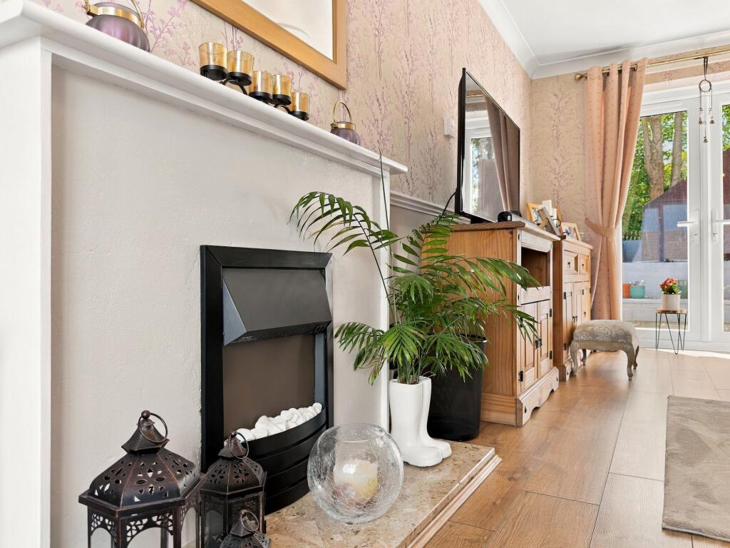 House in Newport, Beechwood - More