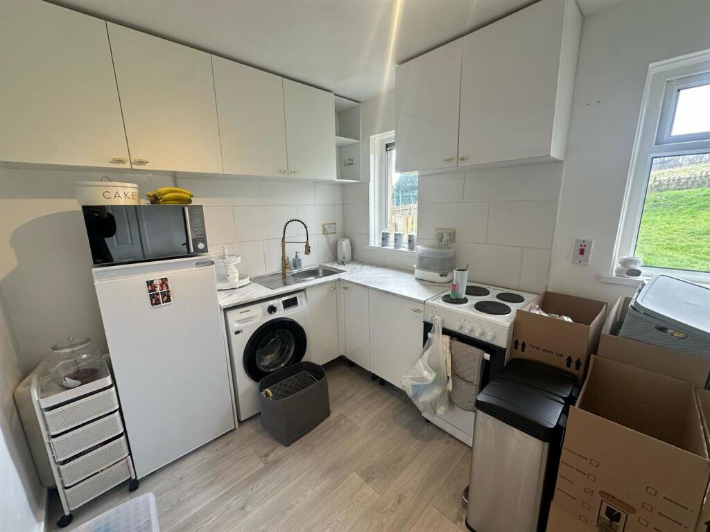 House in Bradford - View 3