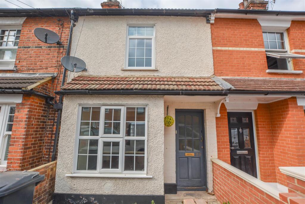 2-bed terraced on Victoria Road, Warley, Brentwood, £375,000