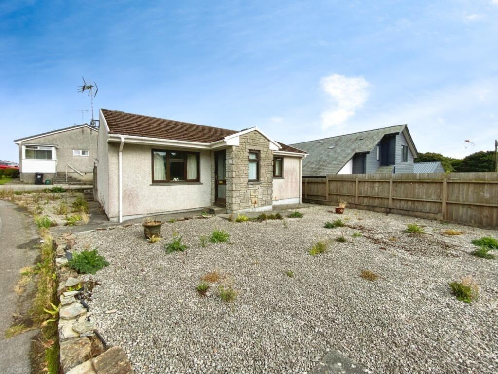 2-bed detached on Bungalow with no onward chain, Falmouth, £265,000