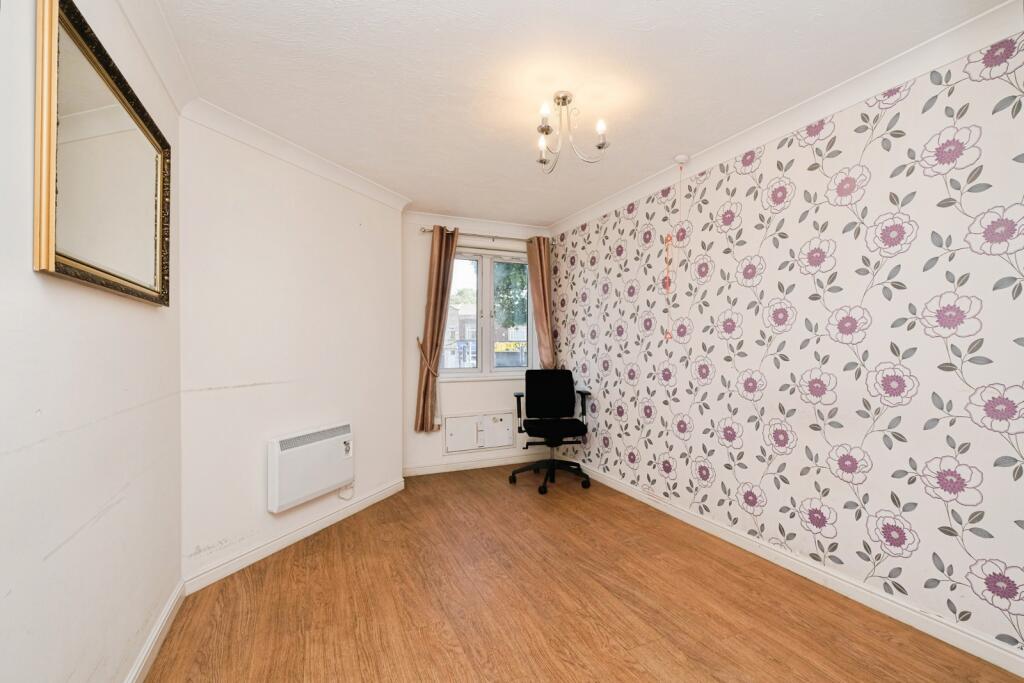 Apartment in Knowsley, Liverpool City Region - View 4