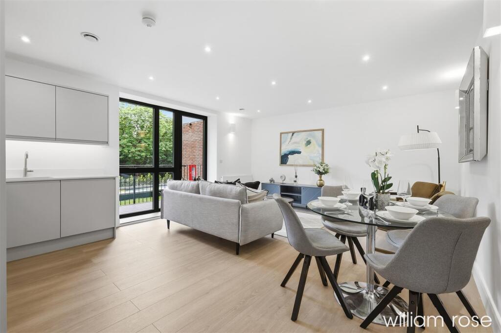 Apartment in Ilford - View 5