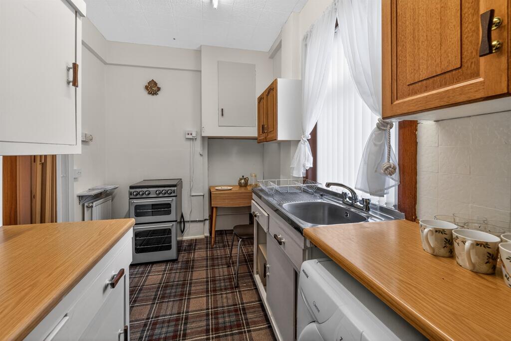 Parkhouse Drive, KILBIRNIE photo 3