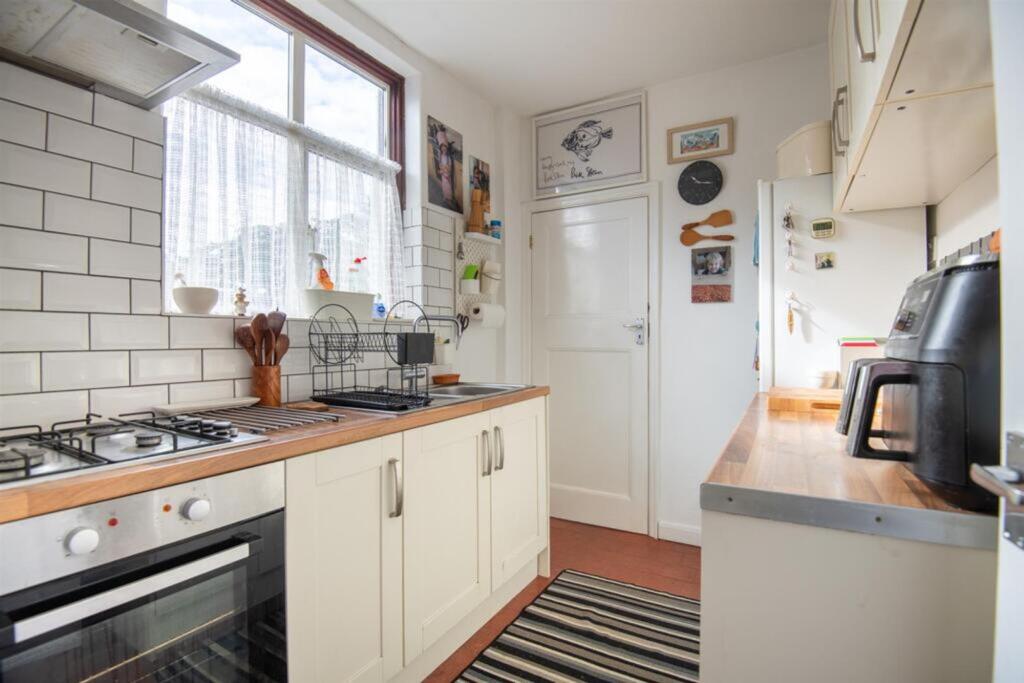 Eastfield Road, Wellingborough, NN8 photo 4