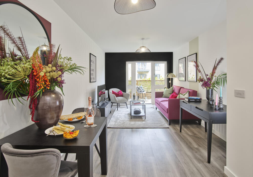 Apartment in Slough - View 3