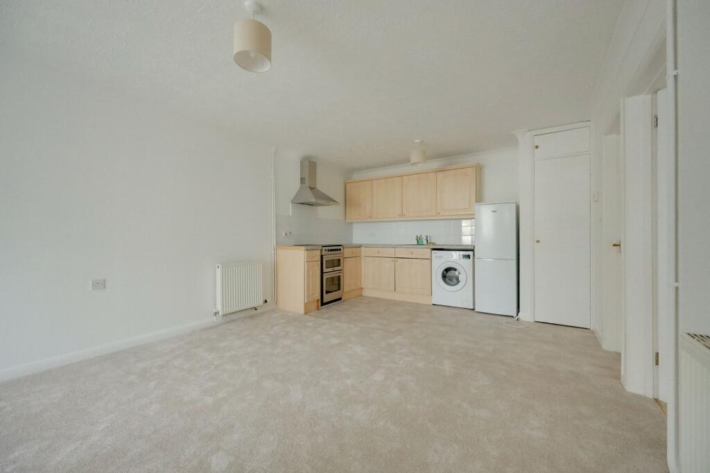 House in Redhill - View 3