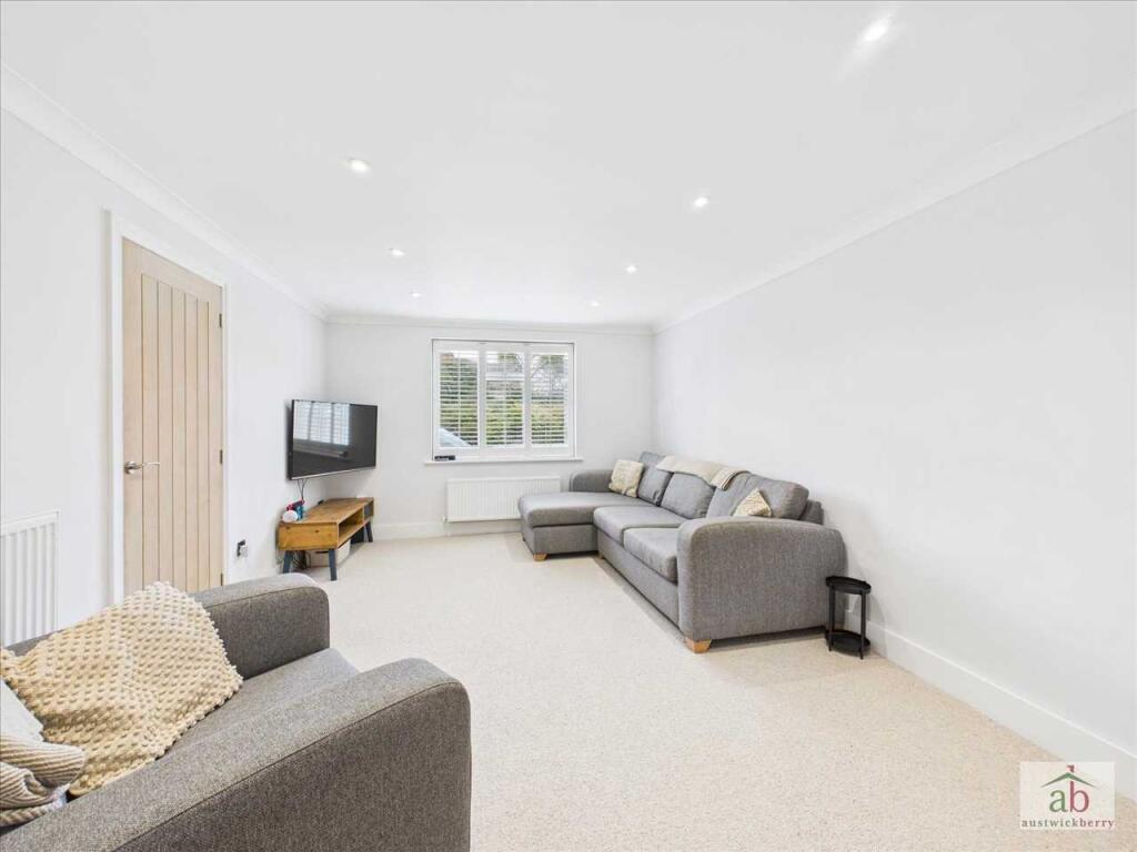 House in East Suffolk, Kesgrave - More