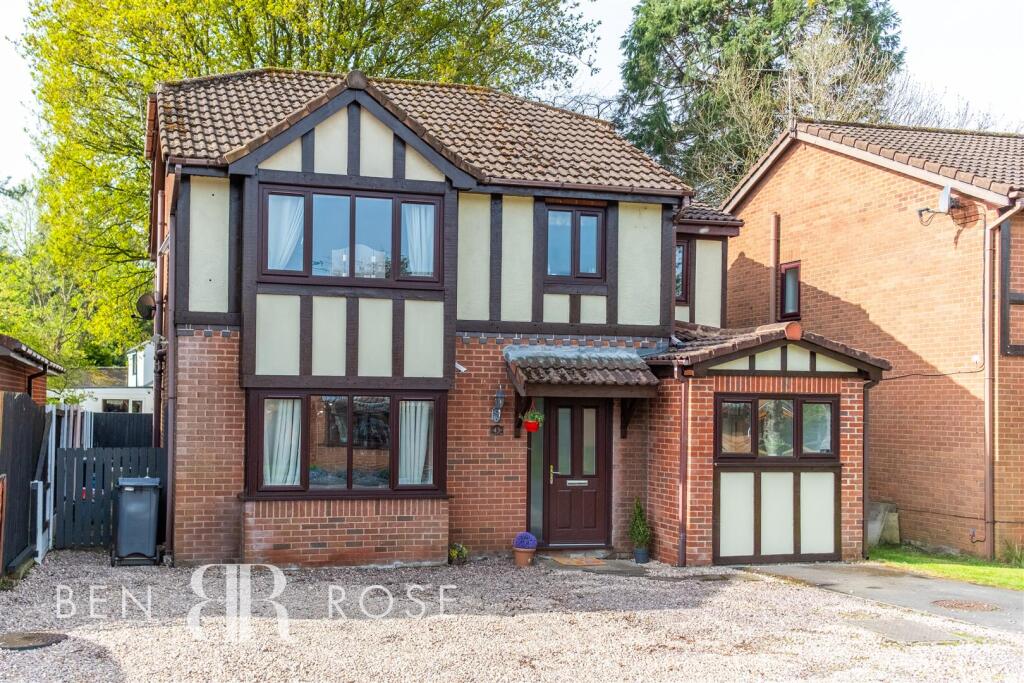 4-bed detached on Ridge Way, Penwortham, Preston, £364,950