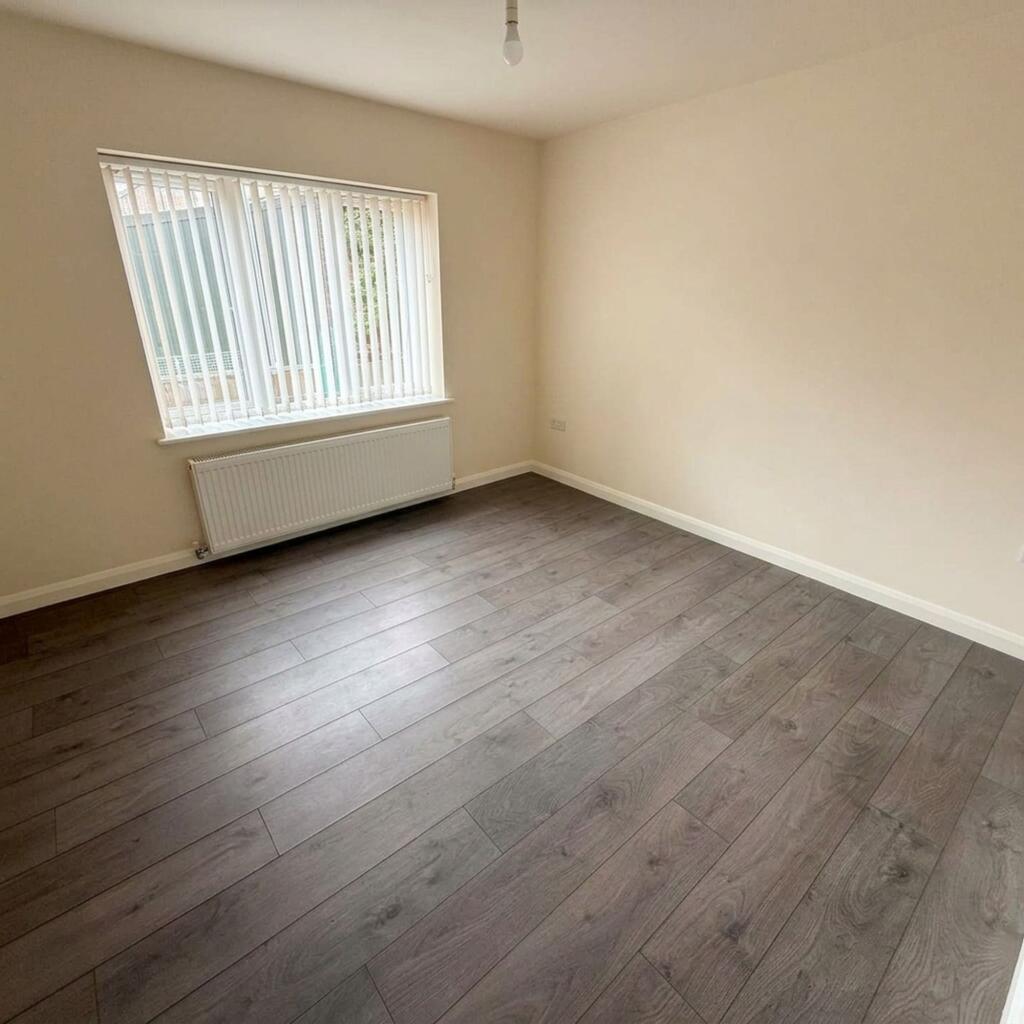 House in Luton - View 2