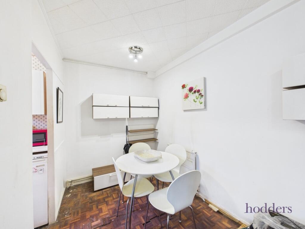 Addlestone, Surrey, KT15 photo 3