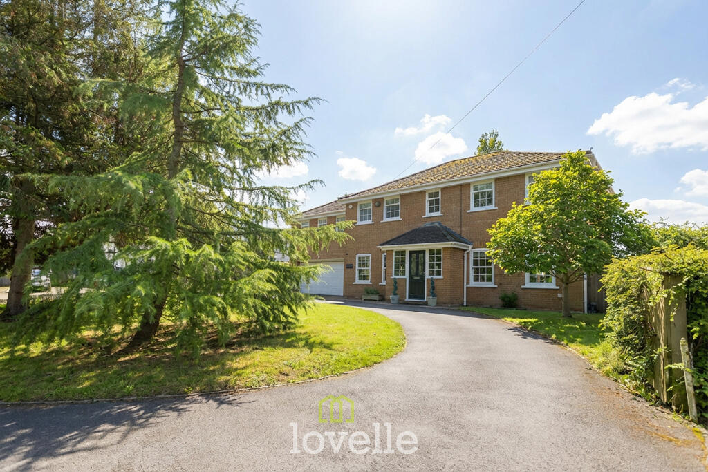 4-bed detached on Main Road, Ashby Cum Fenby, DN37, £575,000