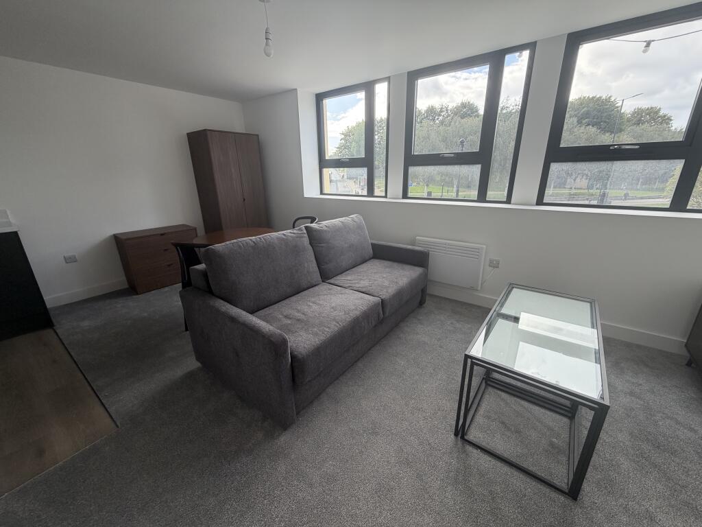Apartment in Bradford - View 3