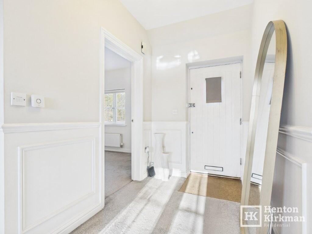 Hampton Court, Basildon Road, Laindon Park, Laindon, SS15 5FR photo 2