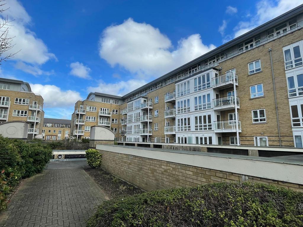 Main image of property: St Davids Square, Lockes Wharf, Isle of Dogs, London, E14 3WD