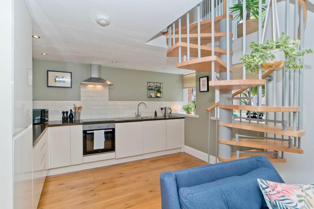 Apartment in Edinburgh - View 2