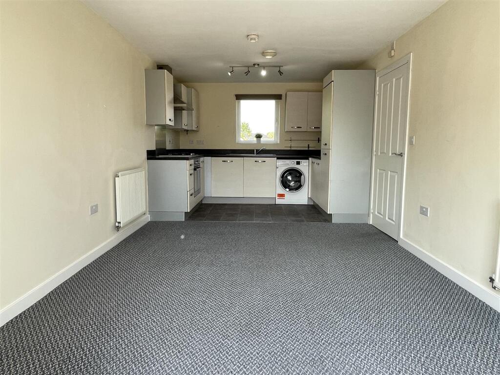 Apartment in Wolverhampton - More