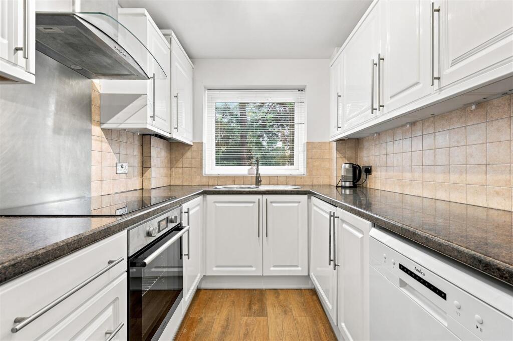 Apartment in Enfield - View 5