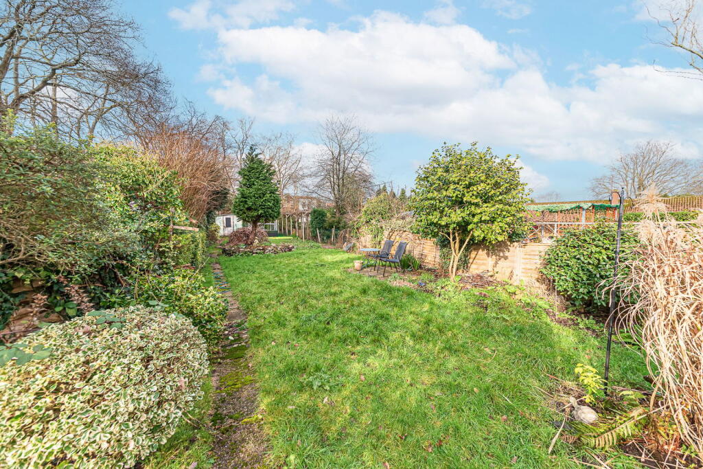 Norreys Avenue, Wokingham, Berkshire RG40 1TU photo 2