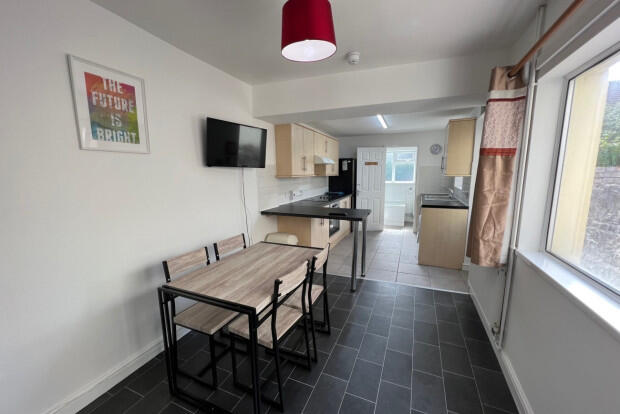 House in Cardiff, Maindy, Cathays - View 4
