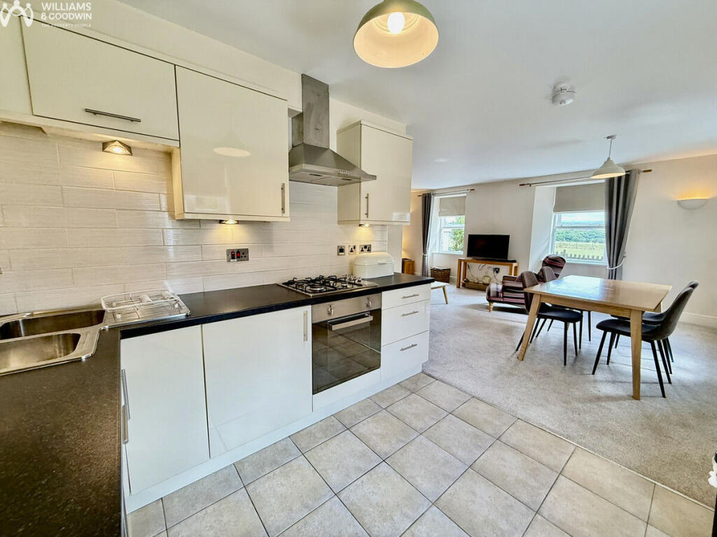 Apartment in Llangefni - More