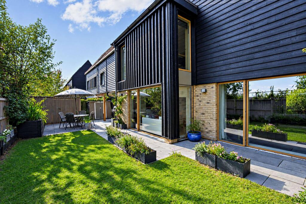Main image of property: Royal Way, Trumpington, Cambridge, Cambridgeshire