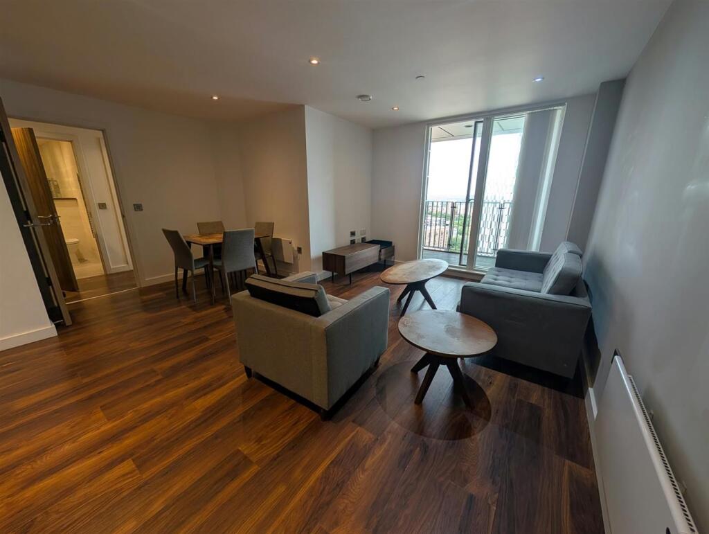Apartment in Manchester, Hulme - View 5