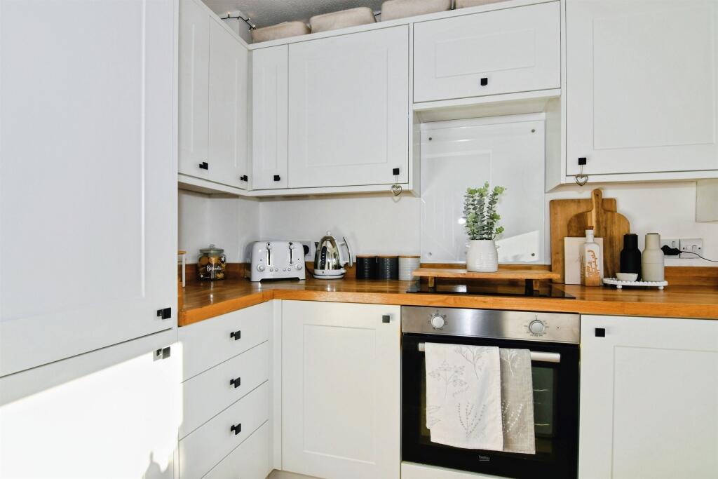 Magnolia Court, Tiverton photo 2
