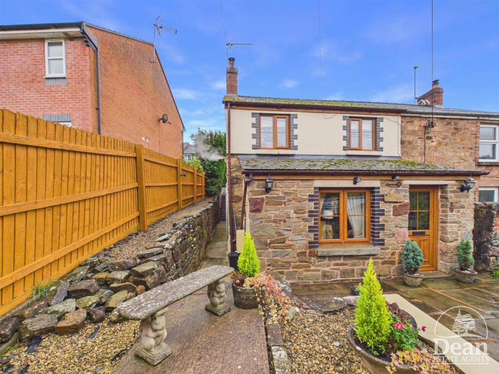 3 Bedroom House in GL14 3EU