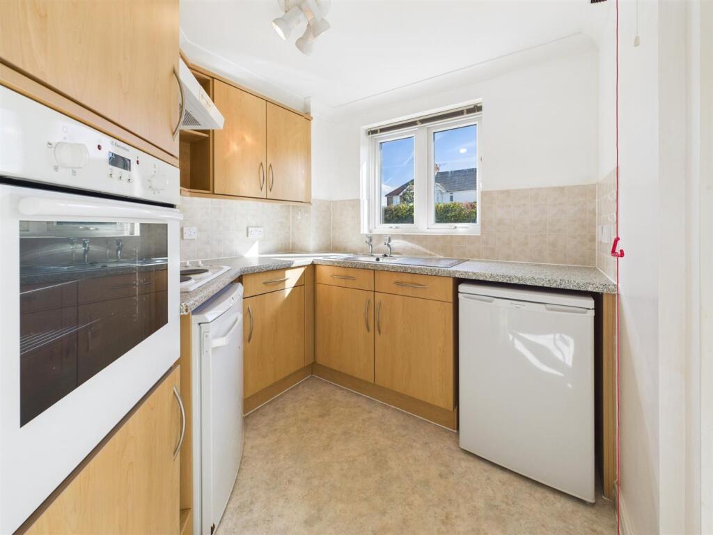 Apartment in Reading - View 3