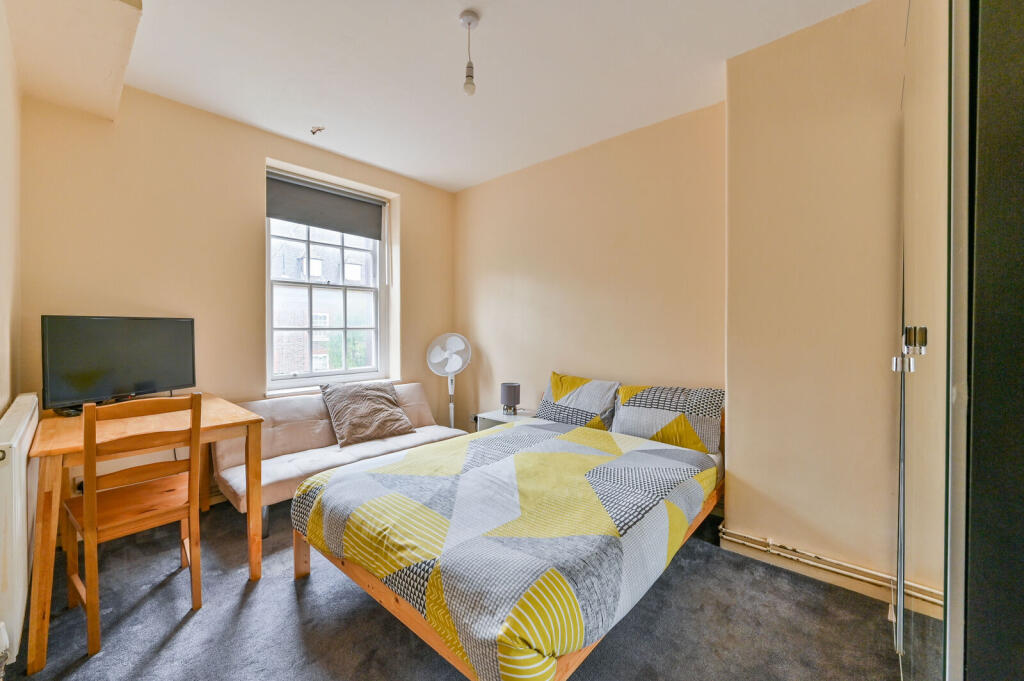 Apartment in London - View 3