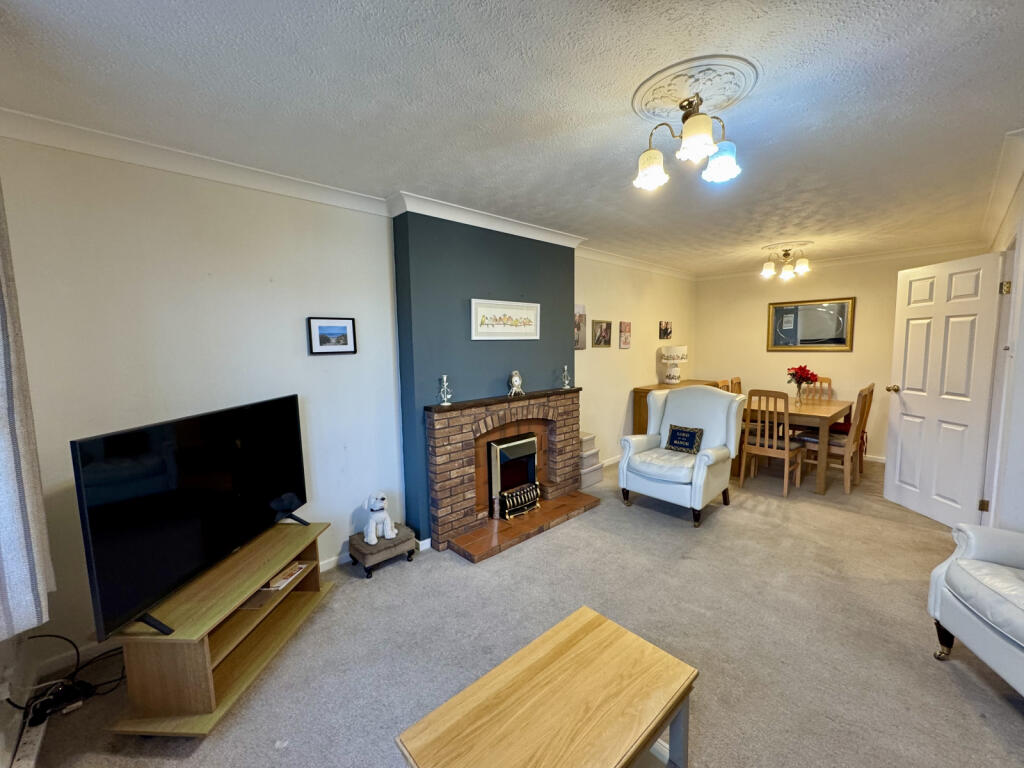 House in Hull - View 4