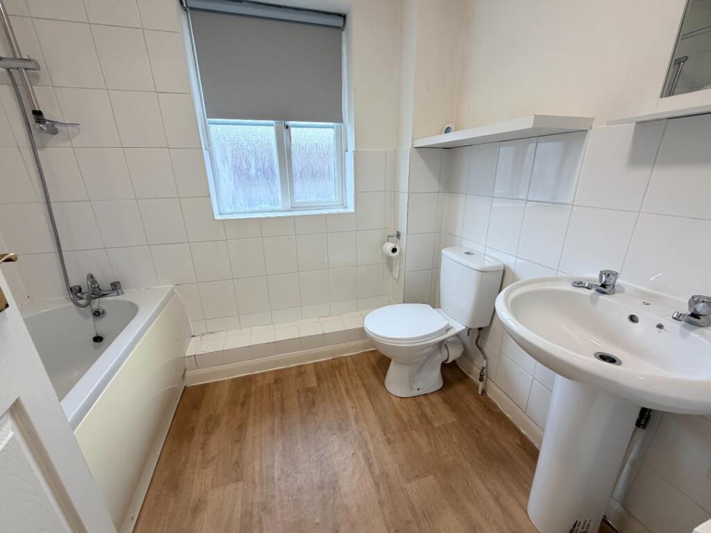 Farrow Close, Luton photo 4