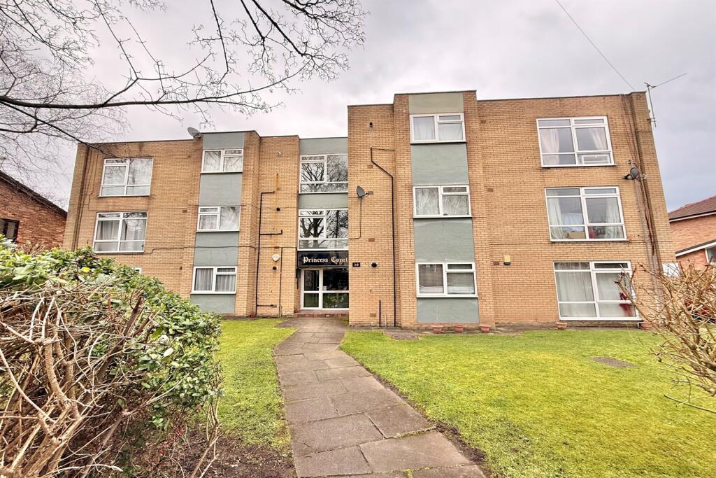 Main image of property: Circular Road, Manchester