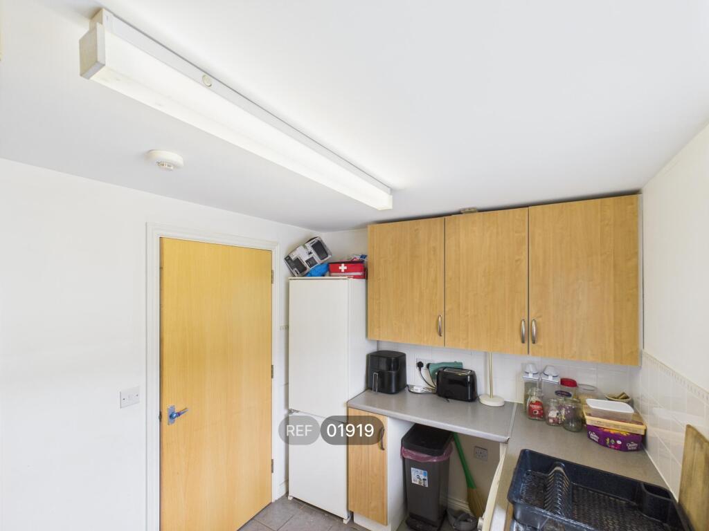 Apartment in Colchester, Mile End - More