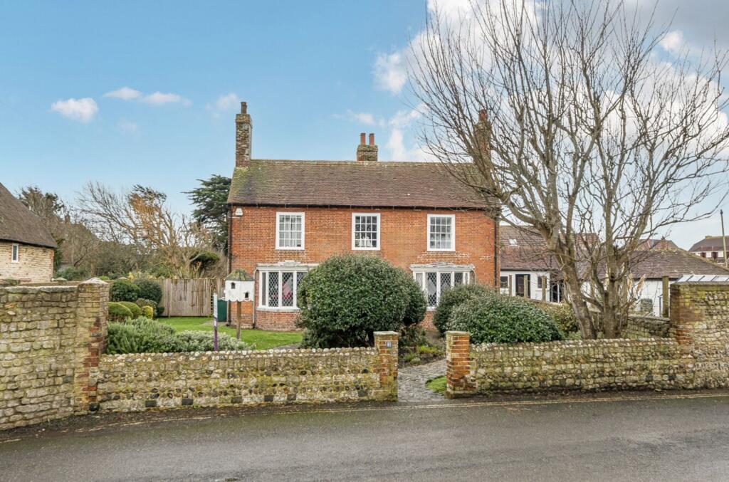 Main image of property: 61 West Street, Selsey, PO20