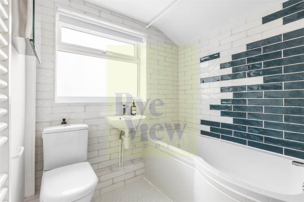 House in Hemel Hempstead - More