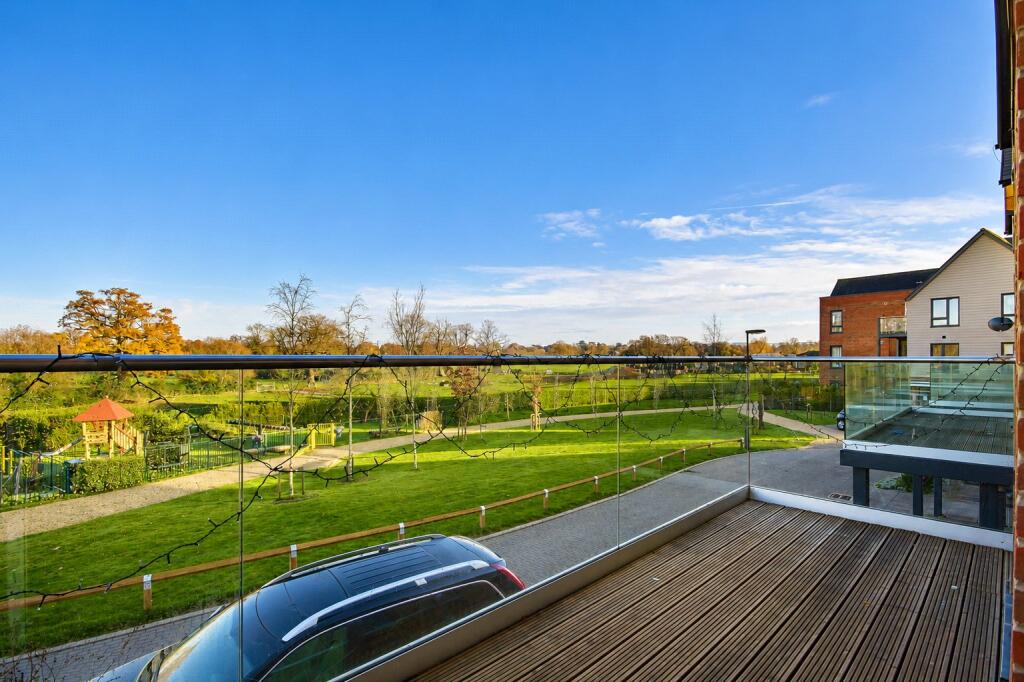 House in Woking, Surrey - More