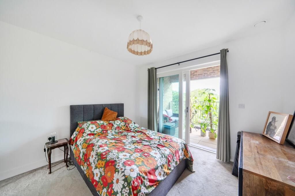 Hoy Close, Colindale, LONDON, NW9 photo 4