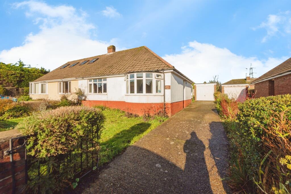 2-bed semi-detached on Romsey Road, Waterlooville, £270,000
