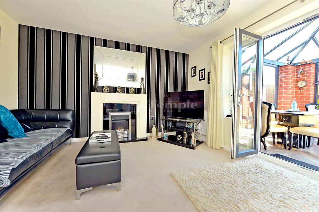 House in Mansfield, Forest Town - View 5