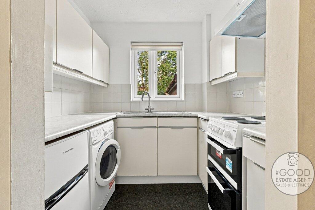 Apartment in Ilford - View 4