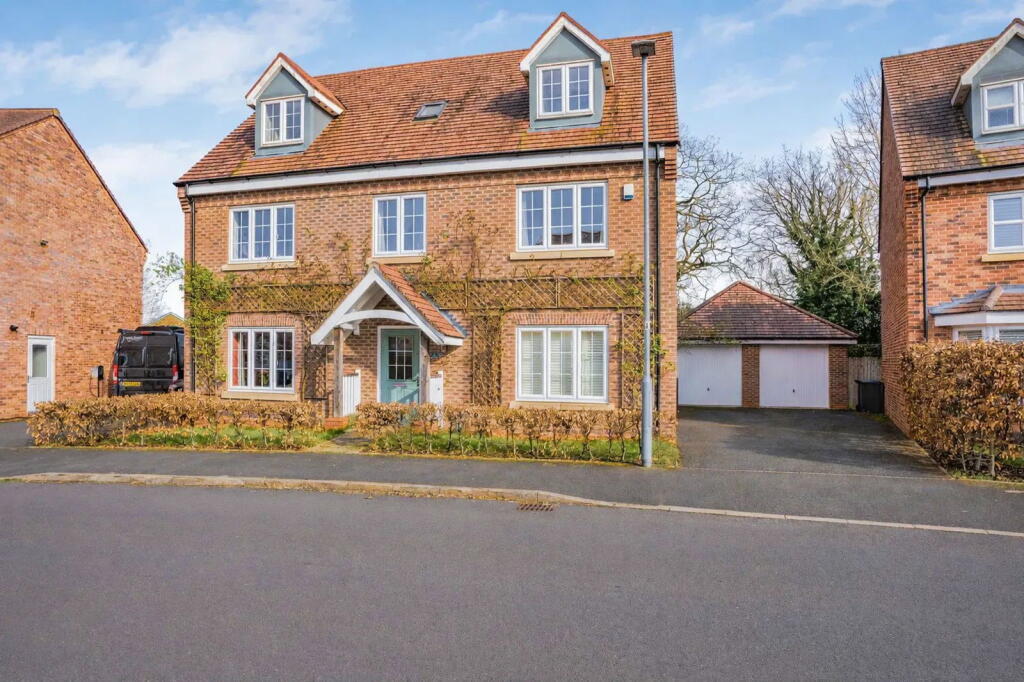 Main image of property: Burnham Road, Wythall, Birmingham, B47 6AS
